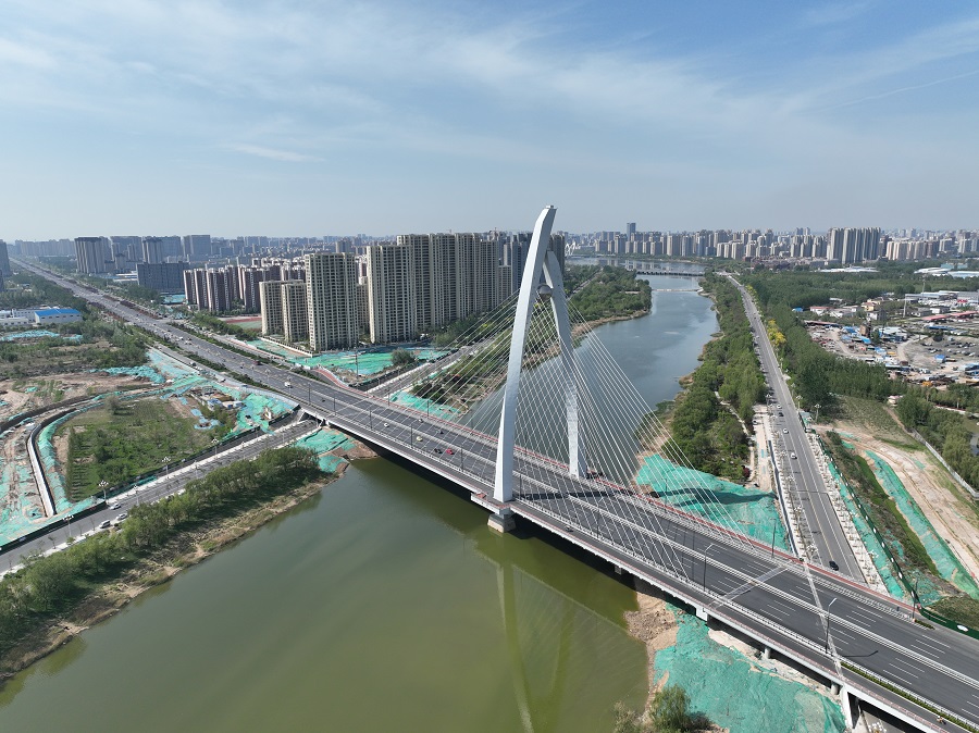 （晚報）“魯西第一拱”進(jìn)入通車倒計時（主(2594137)-20220418114743.jpg
