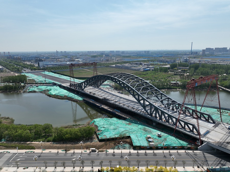 （晚報）“魯西第一拱”進(jìn)入通車倒計時（主(2594139)-20220418114731.jpg